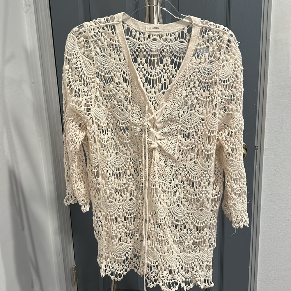 I. Joah Women's Cream Lace Blouse/sweater